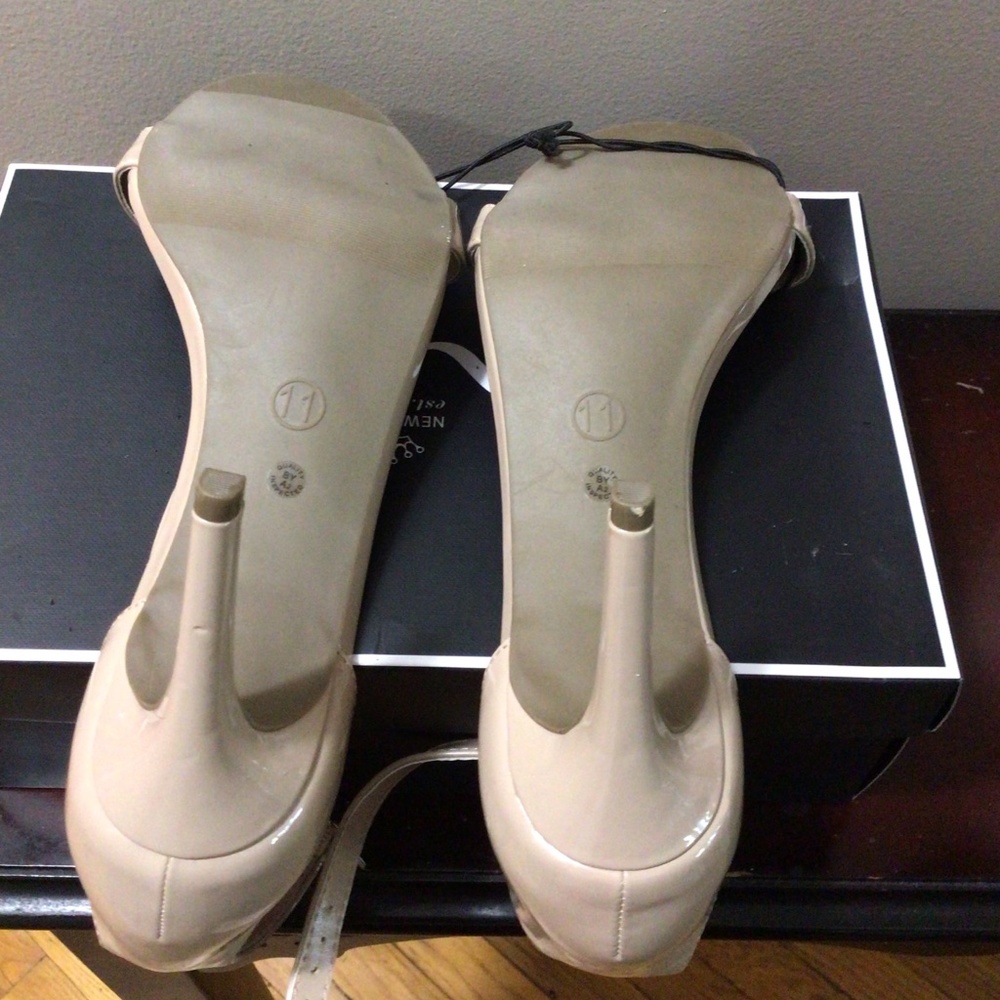 Sandals- NEW! - Picture 4 of 4